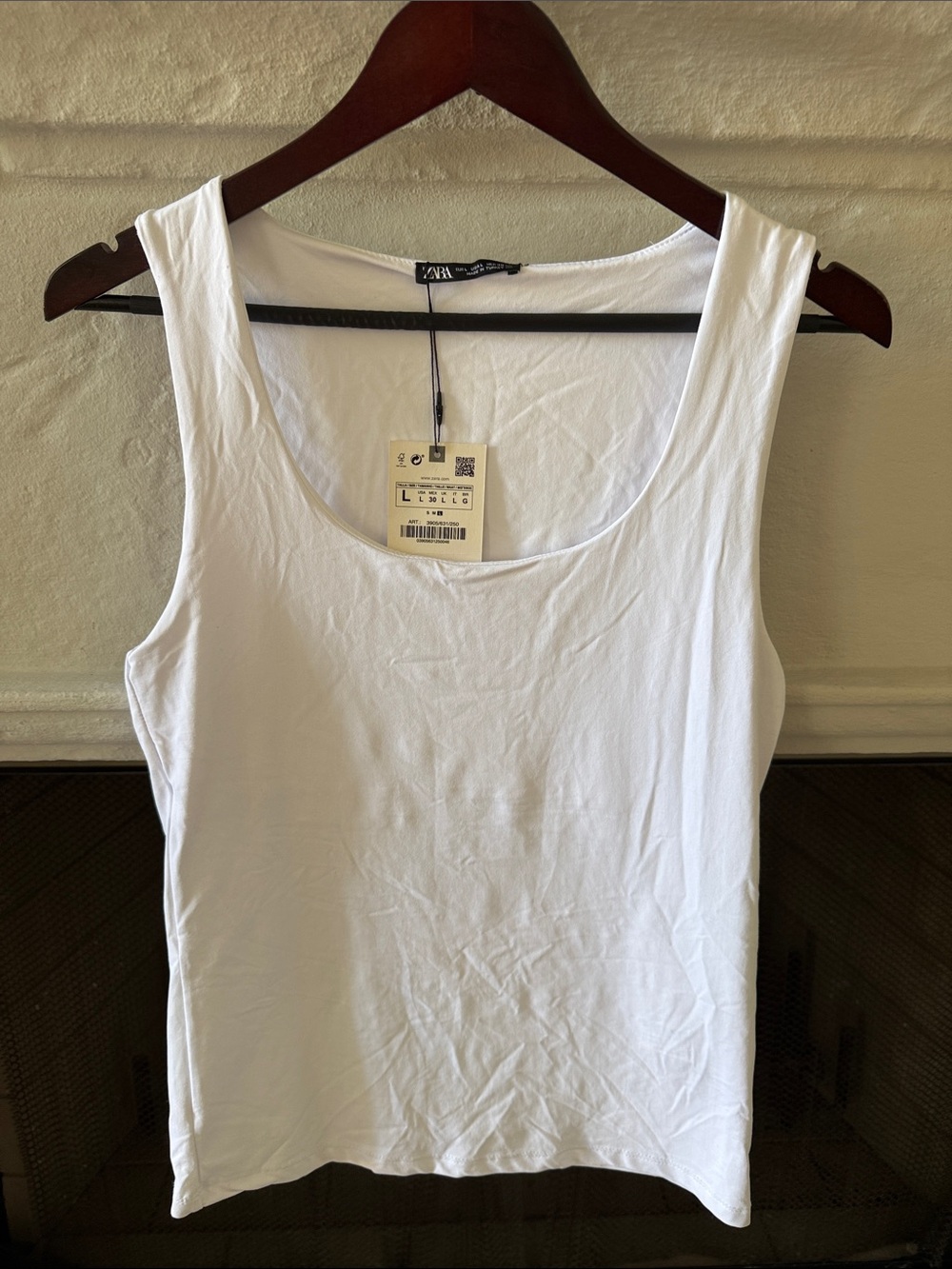 Zara White Scoop Neck Tank